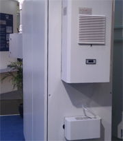 供應(yīng)機(jī)柜空調(diào)、仿威圖工業(yè)空調(diào)與耐高溫工業(yè)空調(diào)冷凝水蒸發(fā)器操作臺(tái)詳解